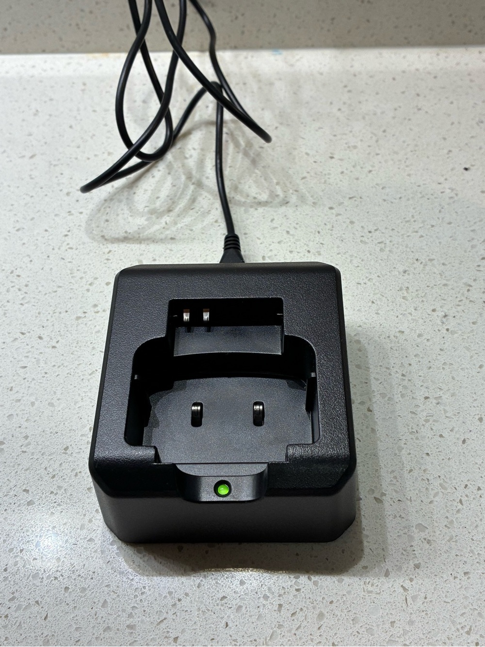 Desktop Charger Cradle Base for Walkie Talkie AACH3CAU15611 15V/8.4V